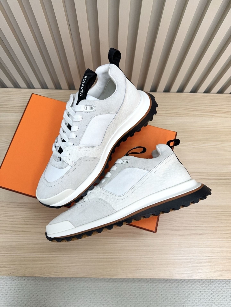 H**me5 sneaker